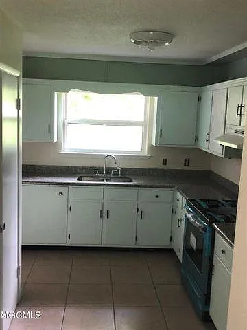 14221 Suburban Dr — Photo 4