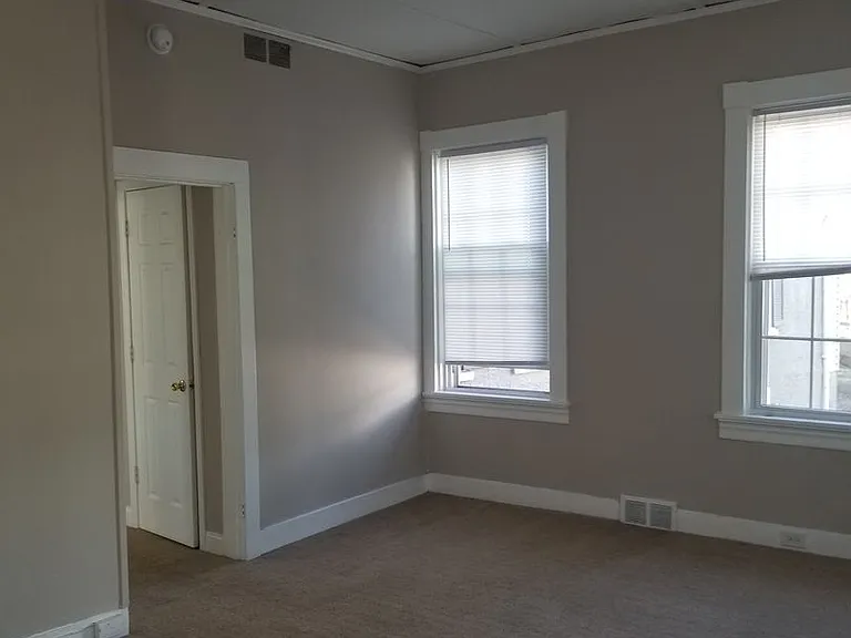 11 W Princeton Cir — Photo 17