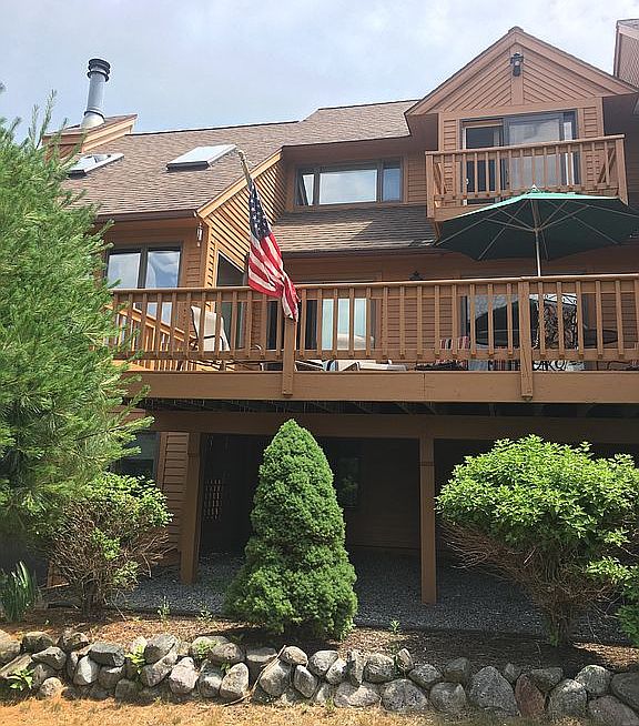 Beautiful Lake Views!