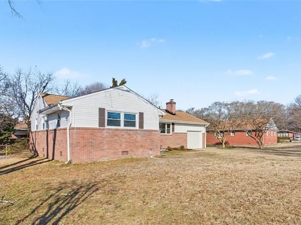 6 Barron Dr, Newport News, VA 23608