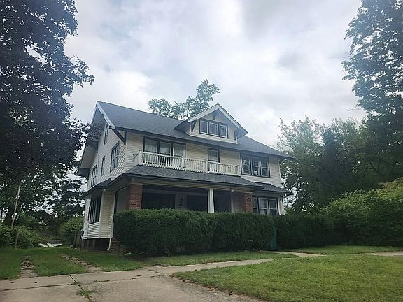 3rd image of 331 Portage Ave