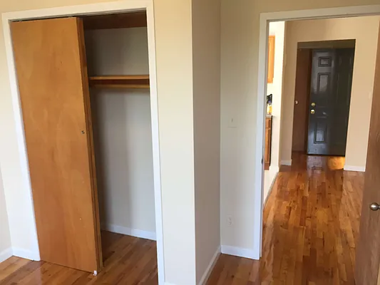 Rented by Metroline Realty | media 12