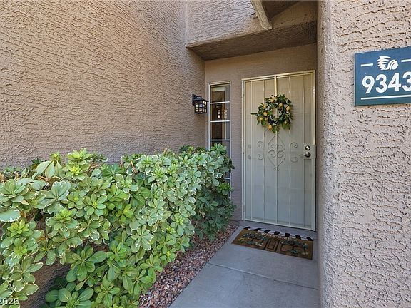 3rd image of 9343 Horizon Vista Ln