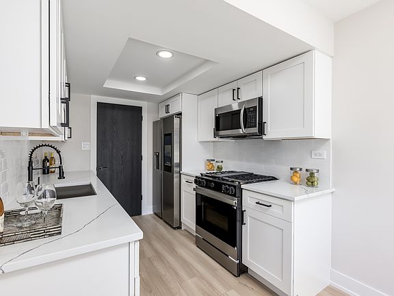 3rd image of 7114 Olde Gatehouse Rd