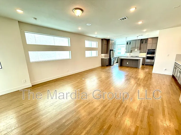 4916 Broadway Dr — Photo 12