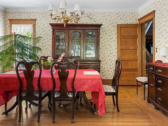 5th image of 210 Forest Home Dr