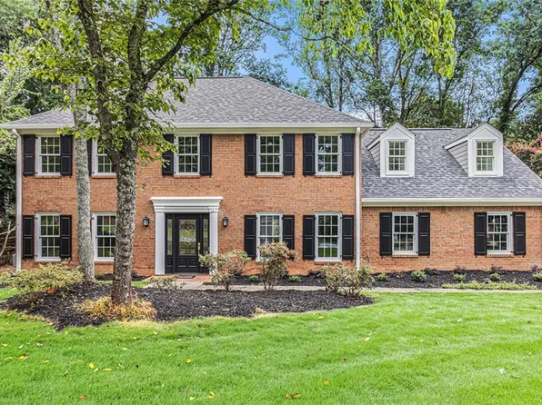 1802 Hedge Sparrow Ct NE, Roswell, GA 30075