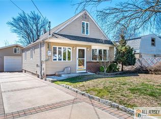 81 Coakley St, Iselin, NJ 08830