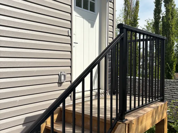 12115 93rd St NW, Edmonton, AB
