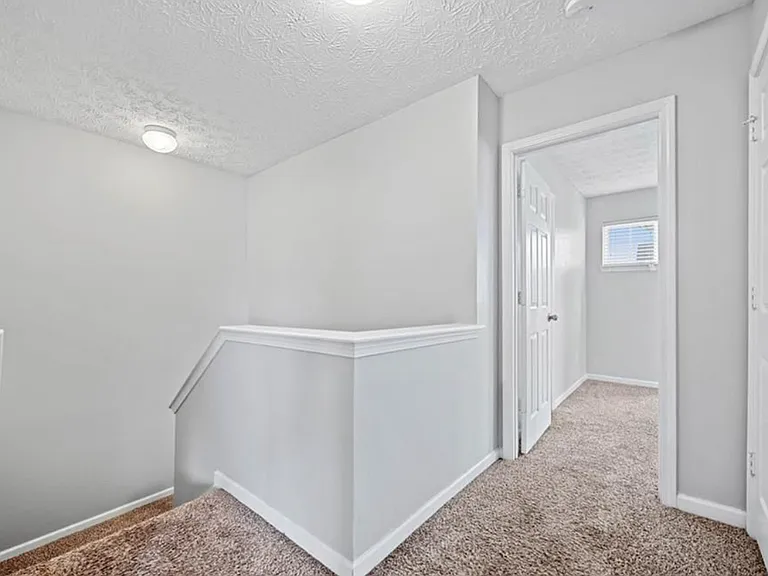 3050 Raven Trce — Photo 11