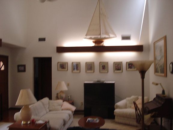 3rd image of 546 Market Sq W