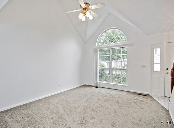 3rd image of 135 Heritage Ct