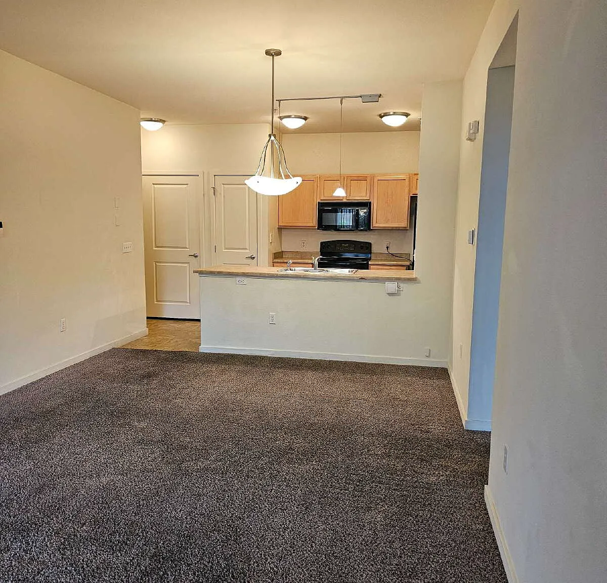 2 bed, 2.0 bath, 1124 sqft, $1,850 — Photo 3