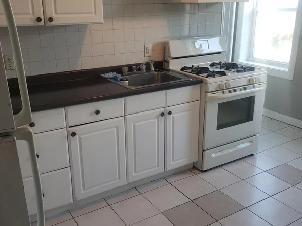 256 Union St, Fall River, MA 02721