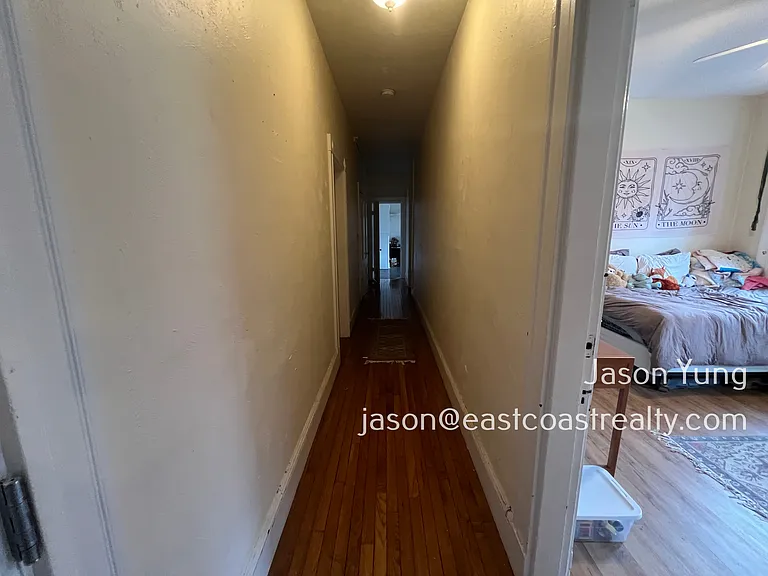 105 Windsor St #4 — Photo 15