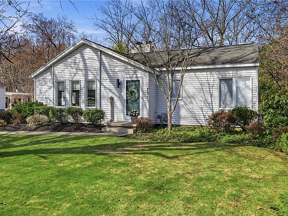 3rd image of 731 Dewitt Rd