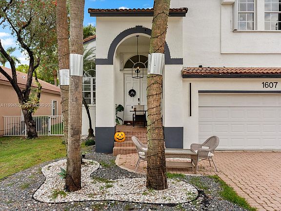5th image of 1607 SW 157th Ave