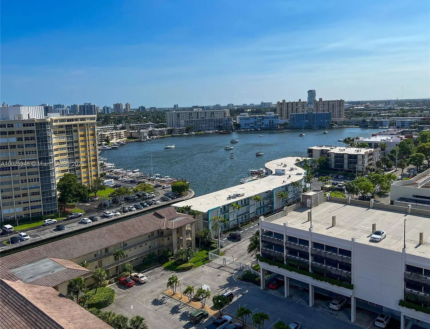 Beachwalk Condominium — Photo 2