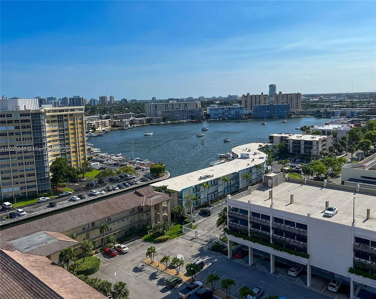 Building Photo - 2602 E Hallandale Beach Blvd #1605