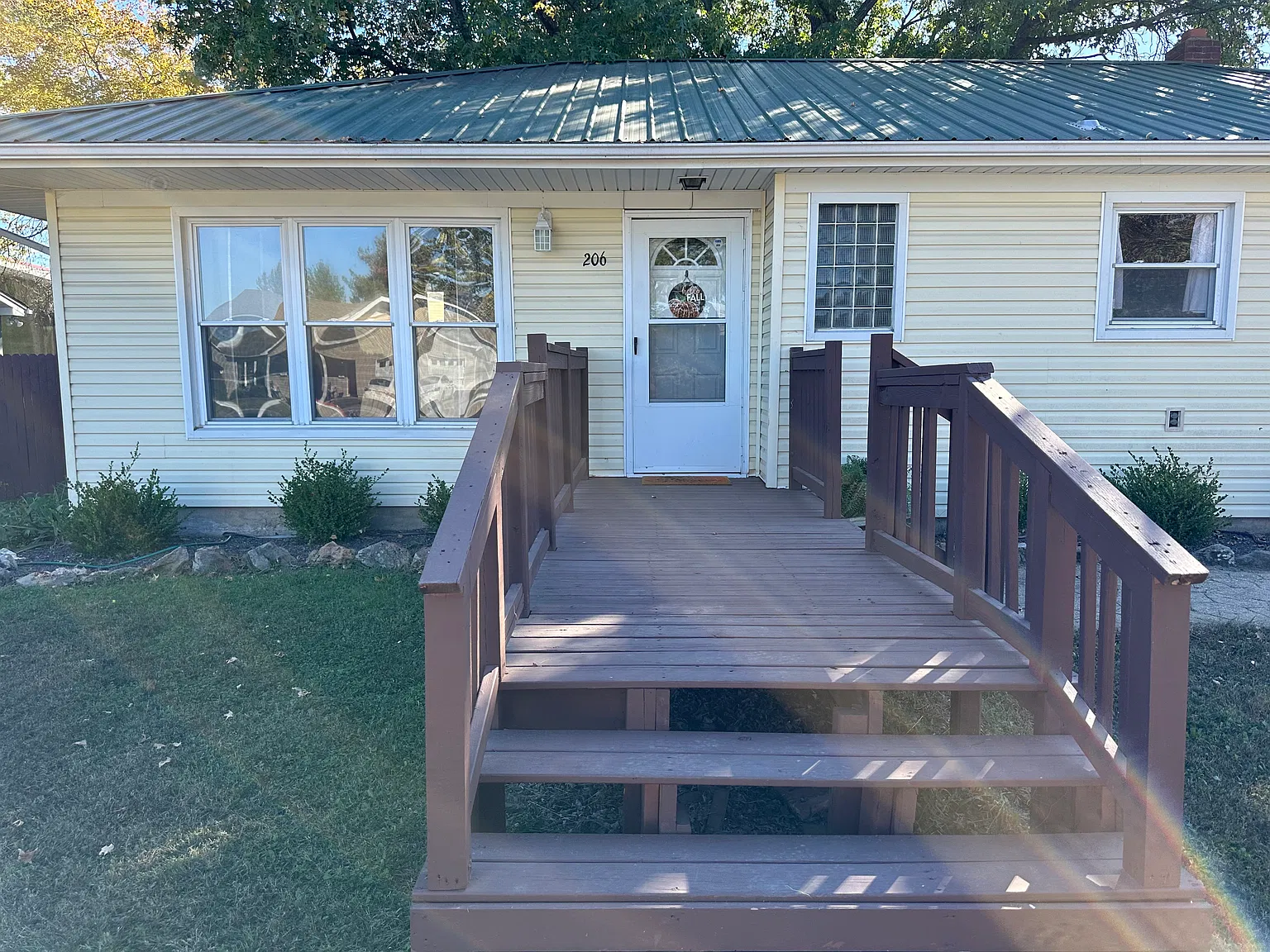 2 bed, 1310 sqft, $925 — Photo 2