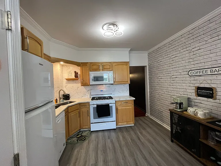 2112 S 3rd St — Photo 9