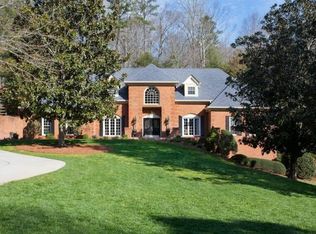 5020 Oak Bluff Ct, Sandy Springs, GA 30350