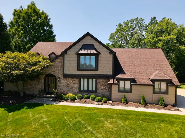 206 Brookside Blvd, Hinckley, OH 44233