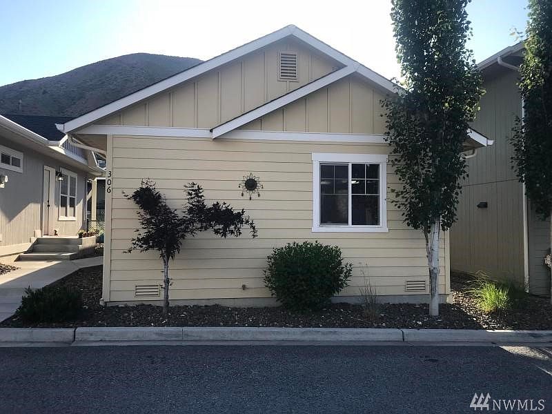 2nd image of 306 Saddlehorn Ln