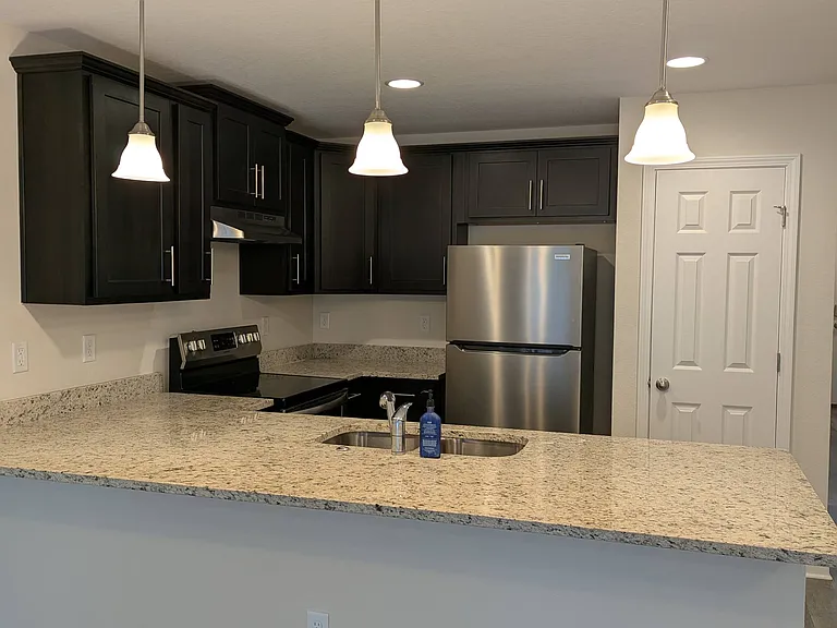 1724 Cocoanut Rd — Photo 6