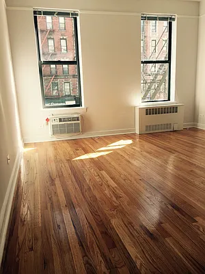 Rented by Metropolis Real Estate of Manhattan | media 23