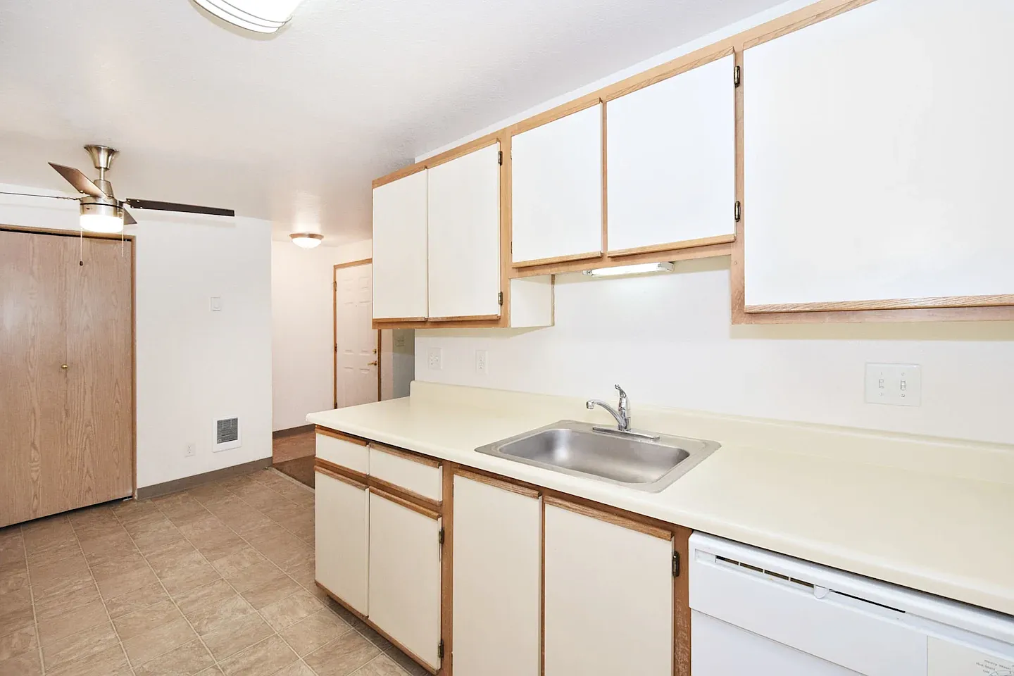 Fawnbrook Apartments — Photo 2