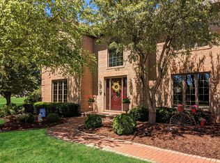 36W650 Foxborough Rd, Saint Charles, IL 60175