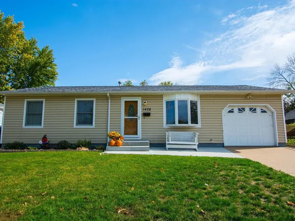 1438 18th Ave, Camanche, IA 52730