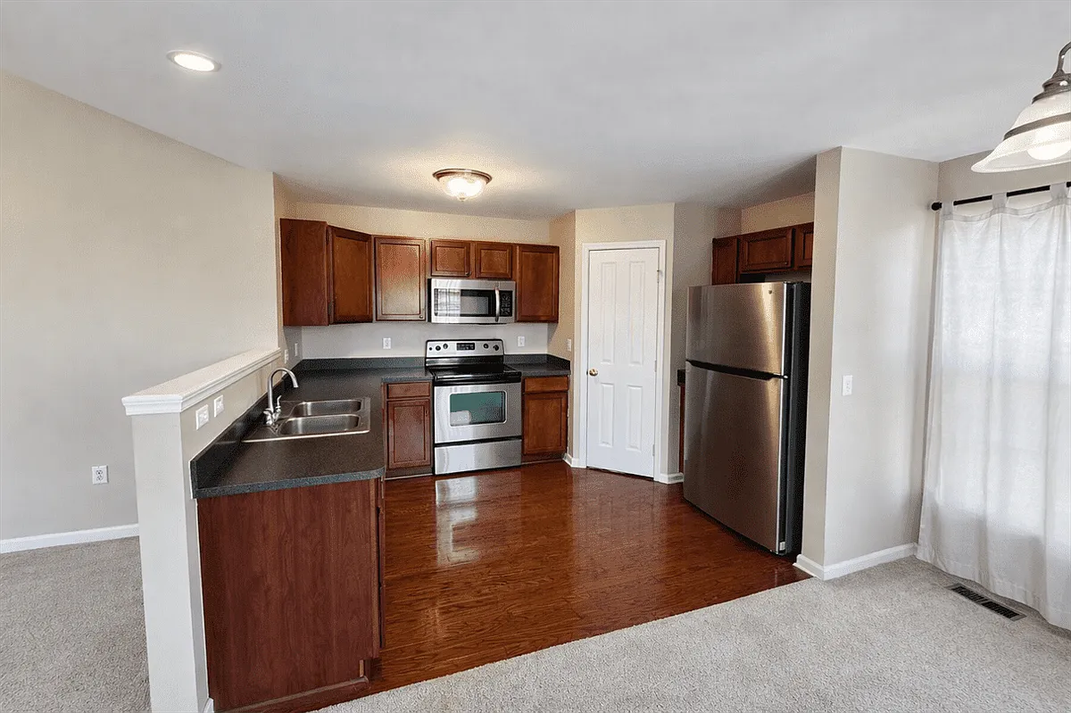 Building Photo - 3882 Radcliff Dr