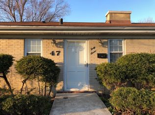 47 Birchwood Rd, Northbrook, IL 60062