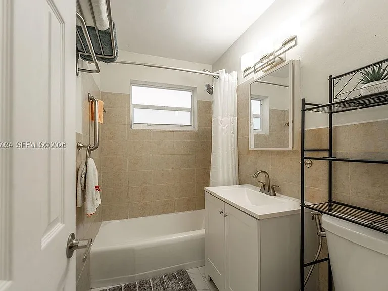 1600 N 68th Ave — Photo 18