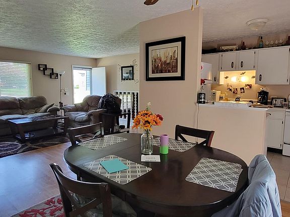 5th image of 1423 Finch Ln