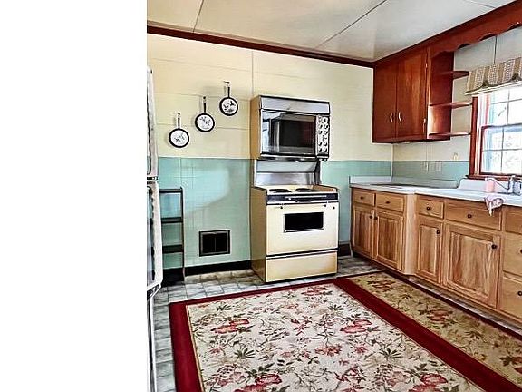 4th image of 646 W Glenwood Ave