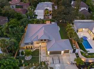 1521 Bay Rd, Sarasota, FL 34239