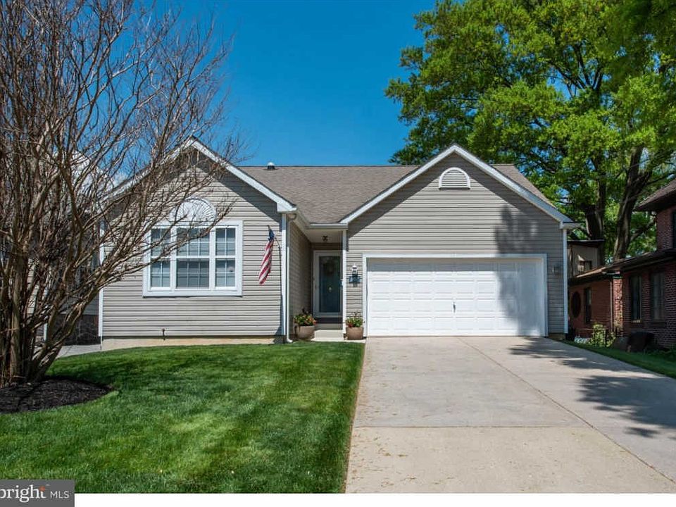 1st image of 307 Beverly Pl