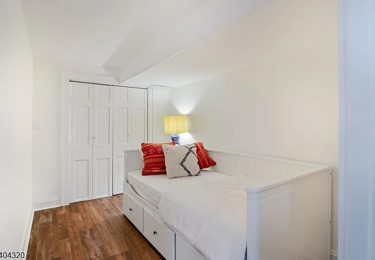 77 W Shore Trl — Photo 22