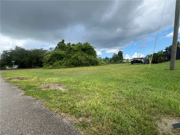 1905 NE 34th Ln, Cape Coral, FL 33909