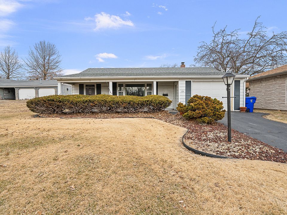 1st image of 124 E Mill St