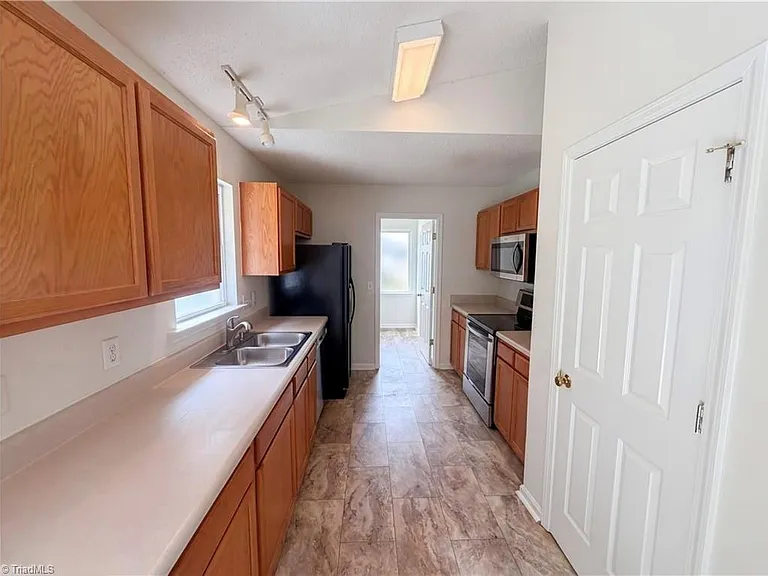 1807 Antler Ct — Photo 7
