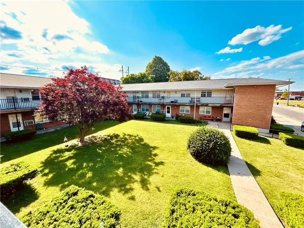 207 S Main St, Louisiana, MO 63353