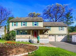 9 Hearthstone Dr, Simsbury, CT 06070