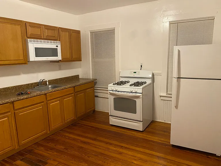 799 Brock Ave #2N — Photo 4