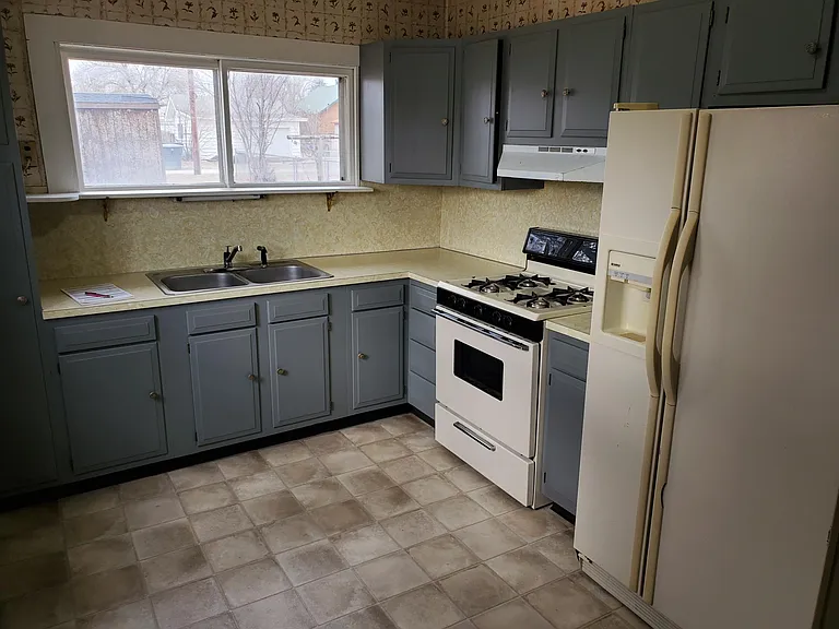 126 S Bernard St — Photo 15