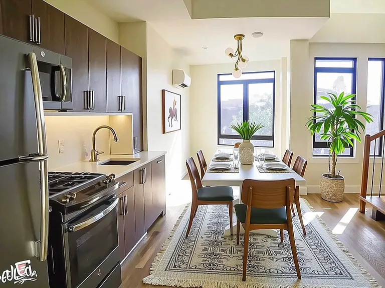 434 Manhattan Ave #PENTHOUSE — Photo 2