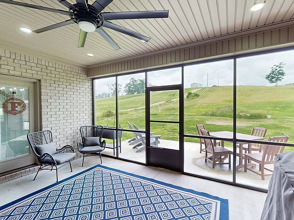 4th image of 1742 Old Gallatin Rd